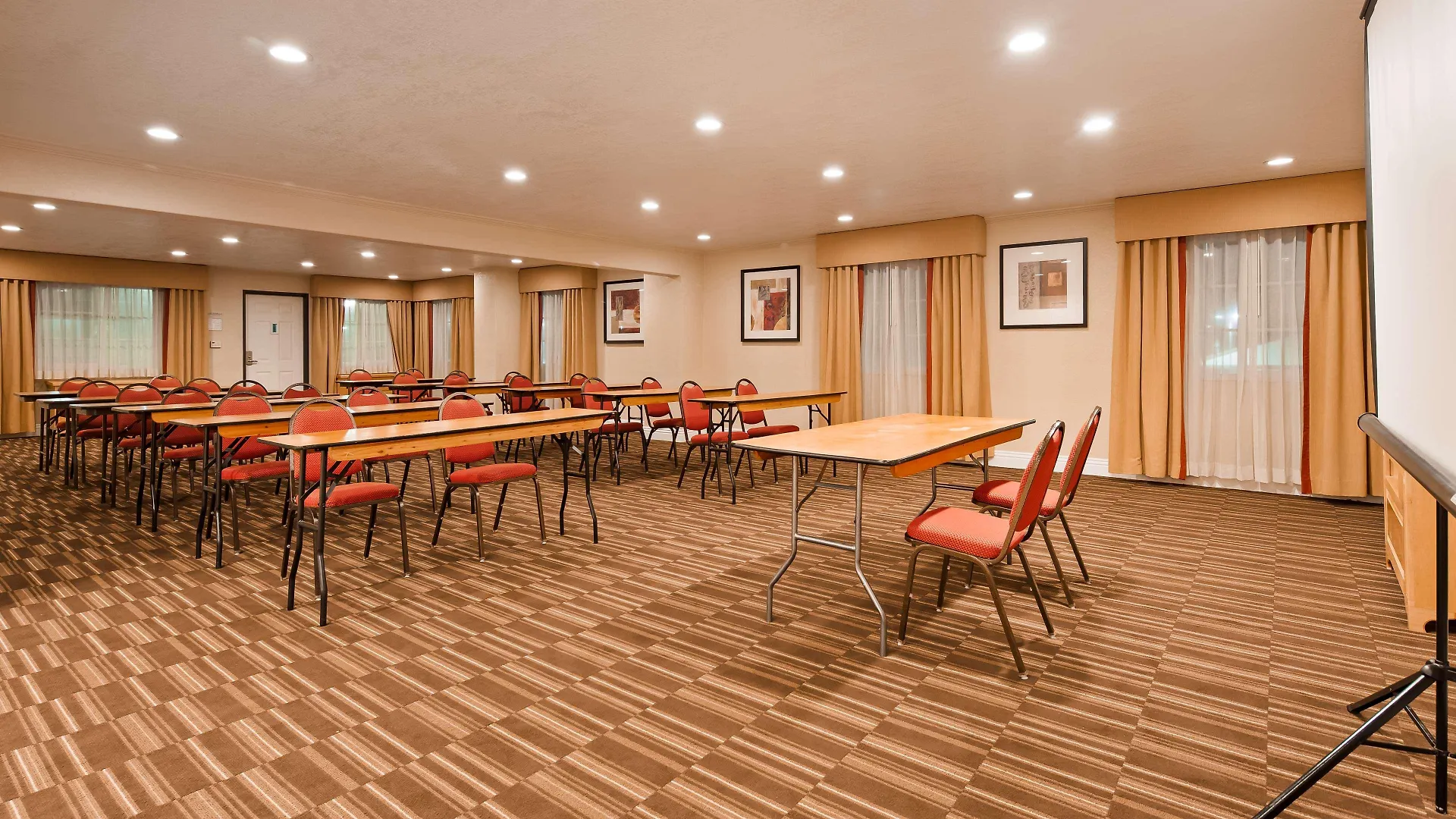 Best Western Plus Ontario Airport & Convention Center 3*,