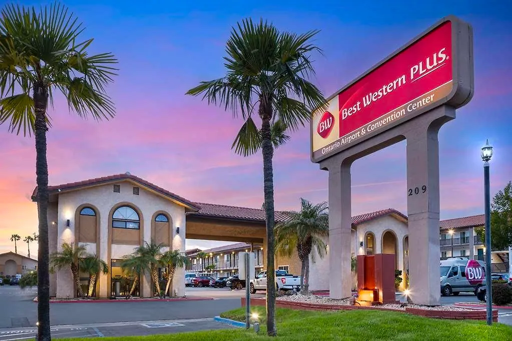 Best Western Plus Ontario Airport & Convention Center 3*,